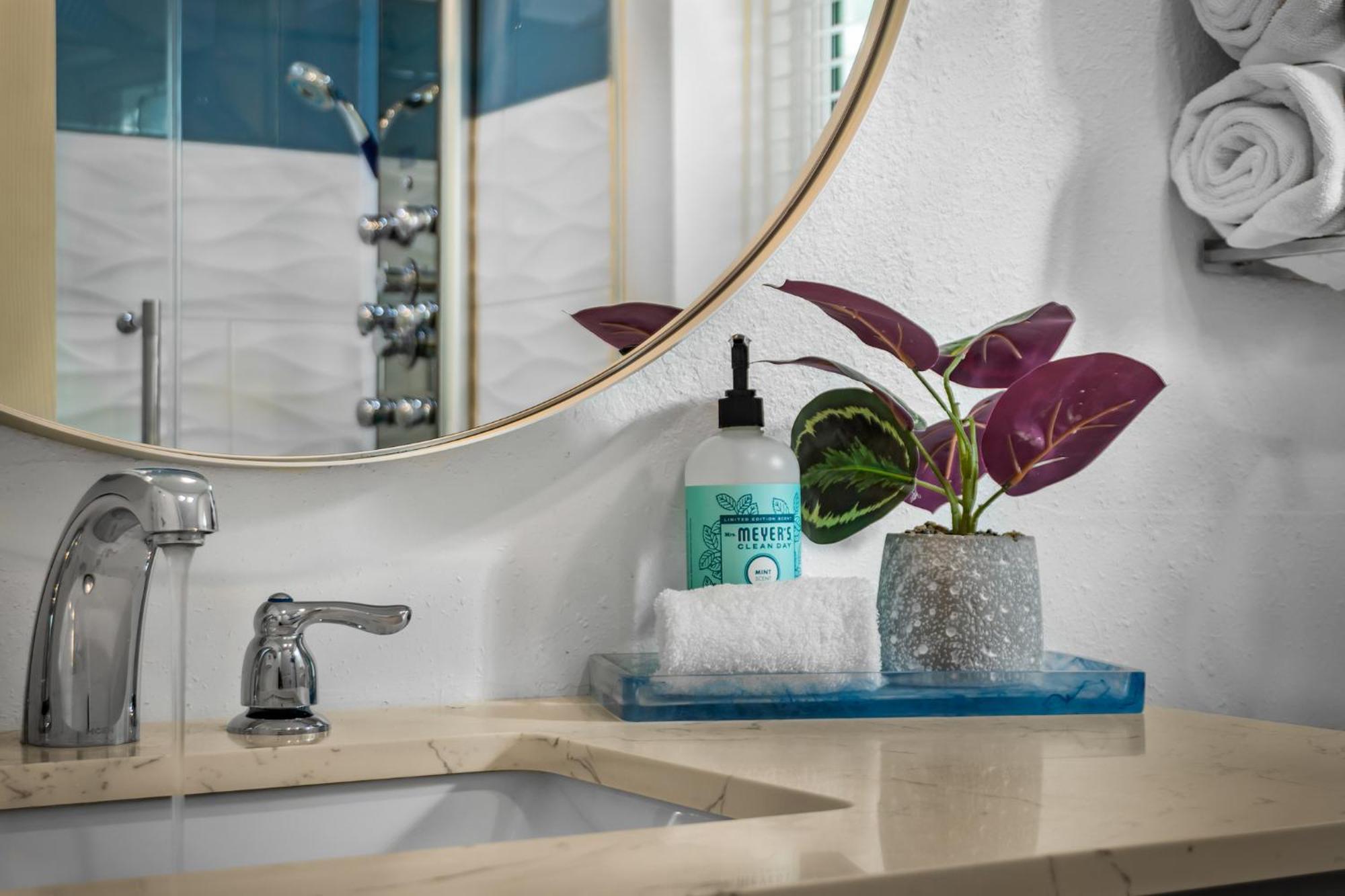 Heated Pool Just 1.7 Mi To The Ocean Pearl Apartment Sarasota
