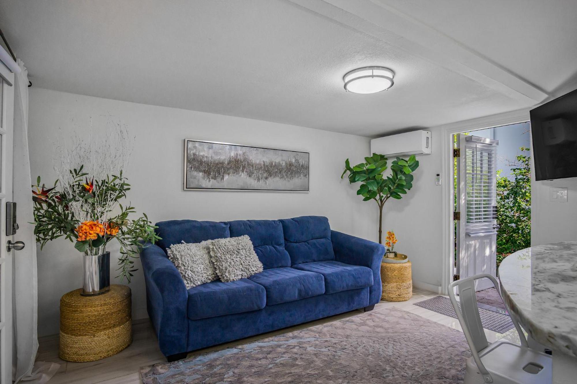 Heated Pool Just 1.7 Mi To The Ocean Pearl Apartment Sarasota